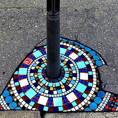 Flacking ou flaque de mosaïque - mosaïque au sol - Street art - flaque de carrelage - déco jardin - diy - 