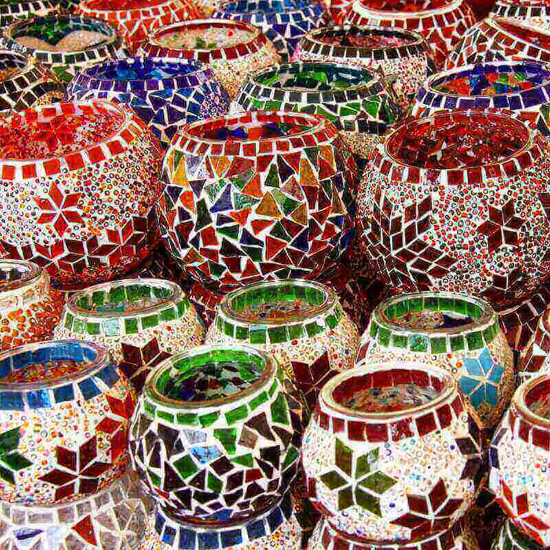 Pot en terre en mosaïque pour commencer la mosaïque